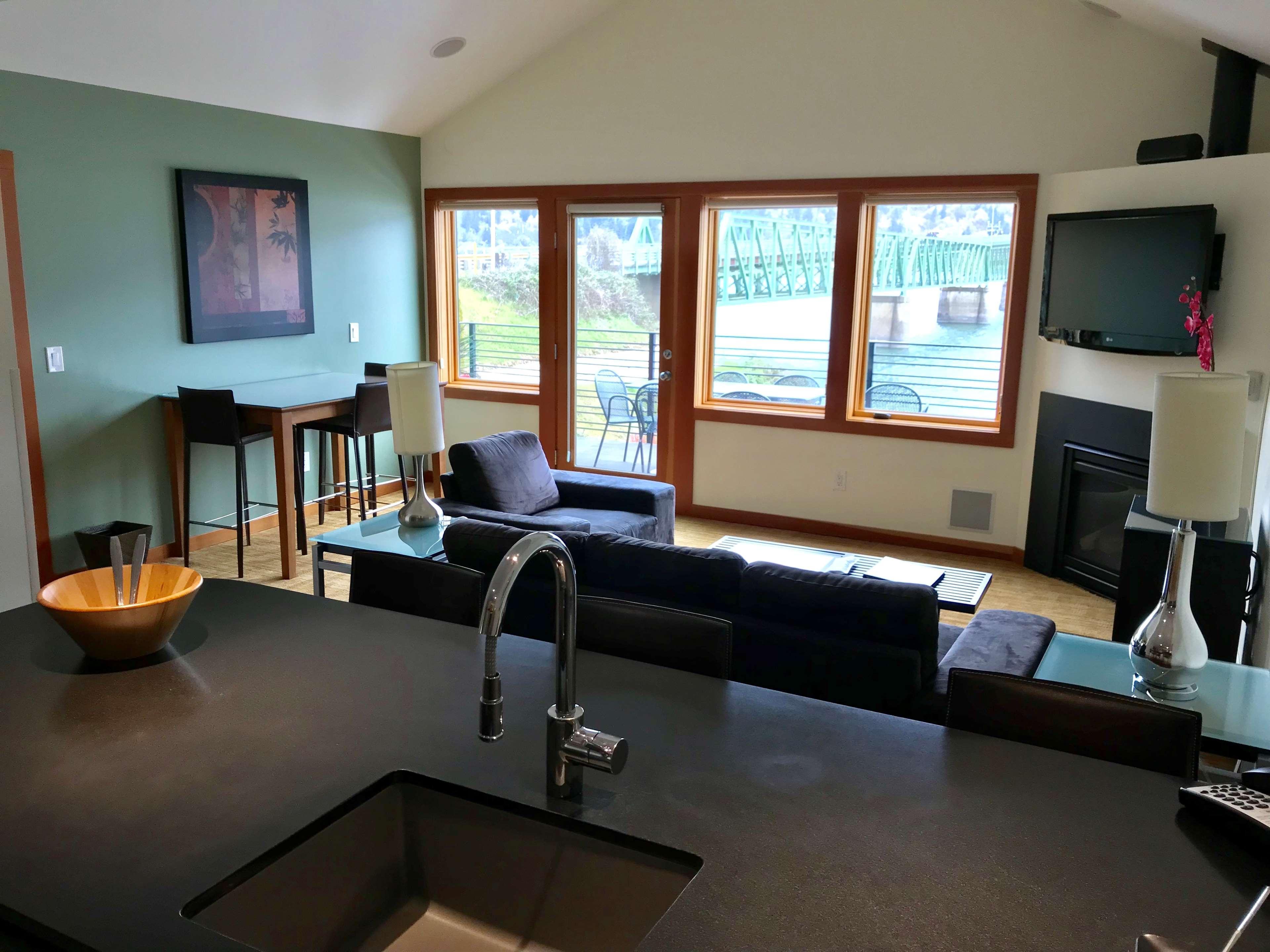 Best Western Plus Hood River Inn Bagian luar foto